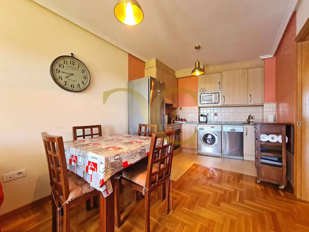 Cocina de Dúplex en venta en Soto del Barco con Calefacción y Amueblado