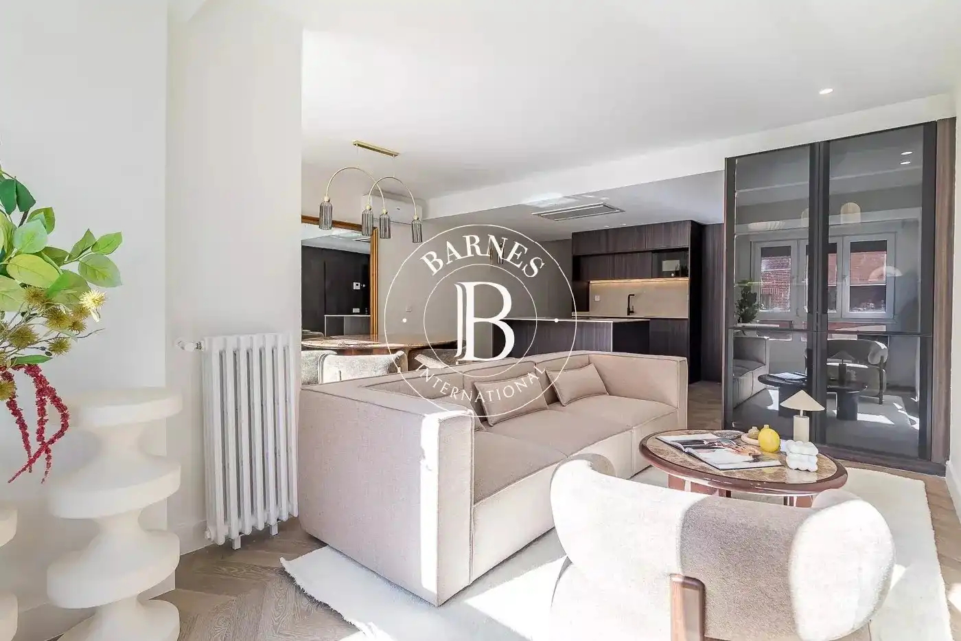 Living room of Flat for sale in Madrid  with Air Conditioner, Heating and Furnished