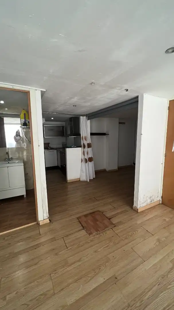 Local en venta en Terrassa con Parquet y Alarma