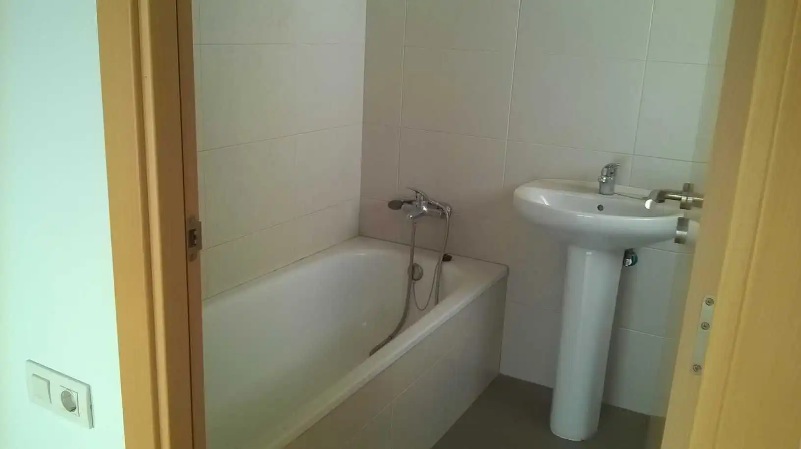 Badezimmer von Wohnung zum Verkauf in Montgat mit Klimaanlage und Heizung