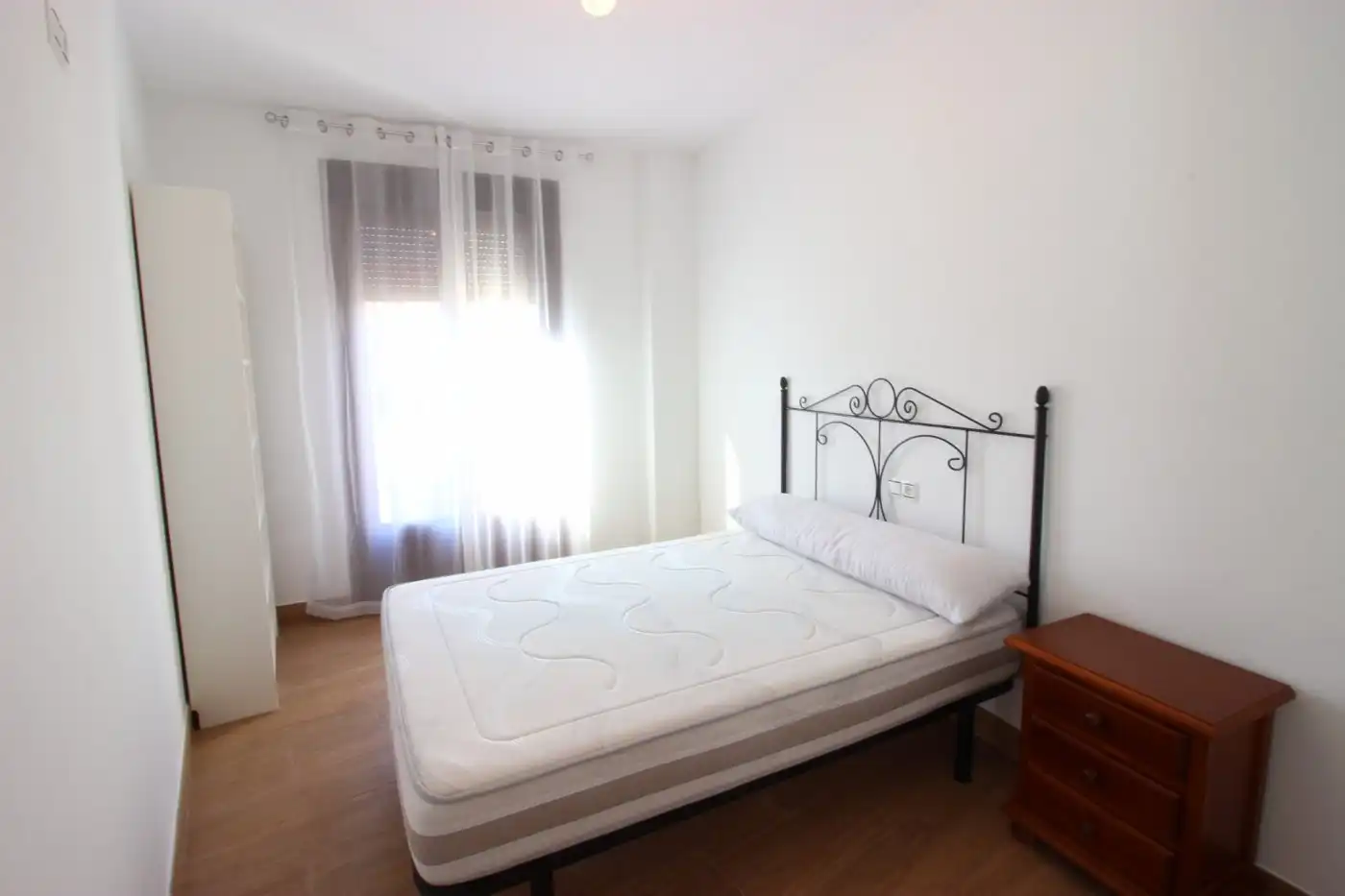 Habitación de Piso de alquiler en Ronda con Aire acondicionado, Amueblado y Balcón