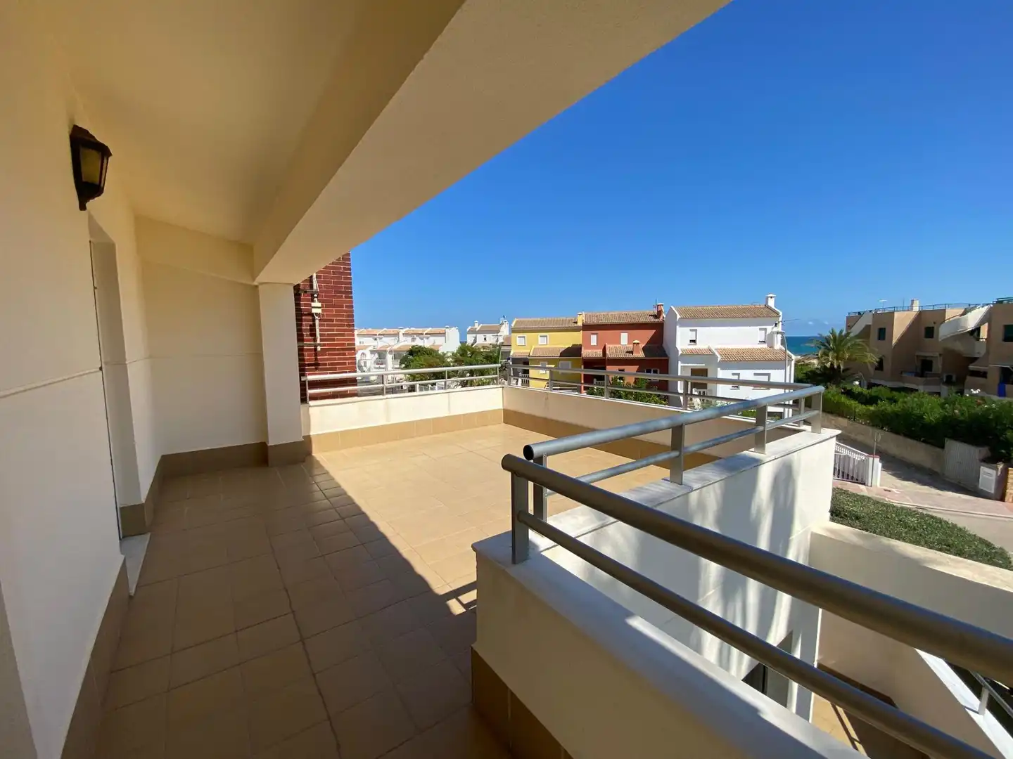Terrassa de Casa adosada en venda en Oliva amb Aire condicionat, Calefacció i Jardí privat