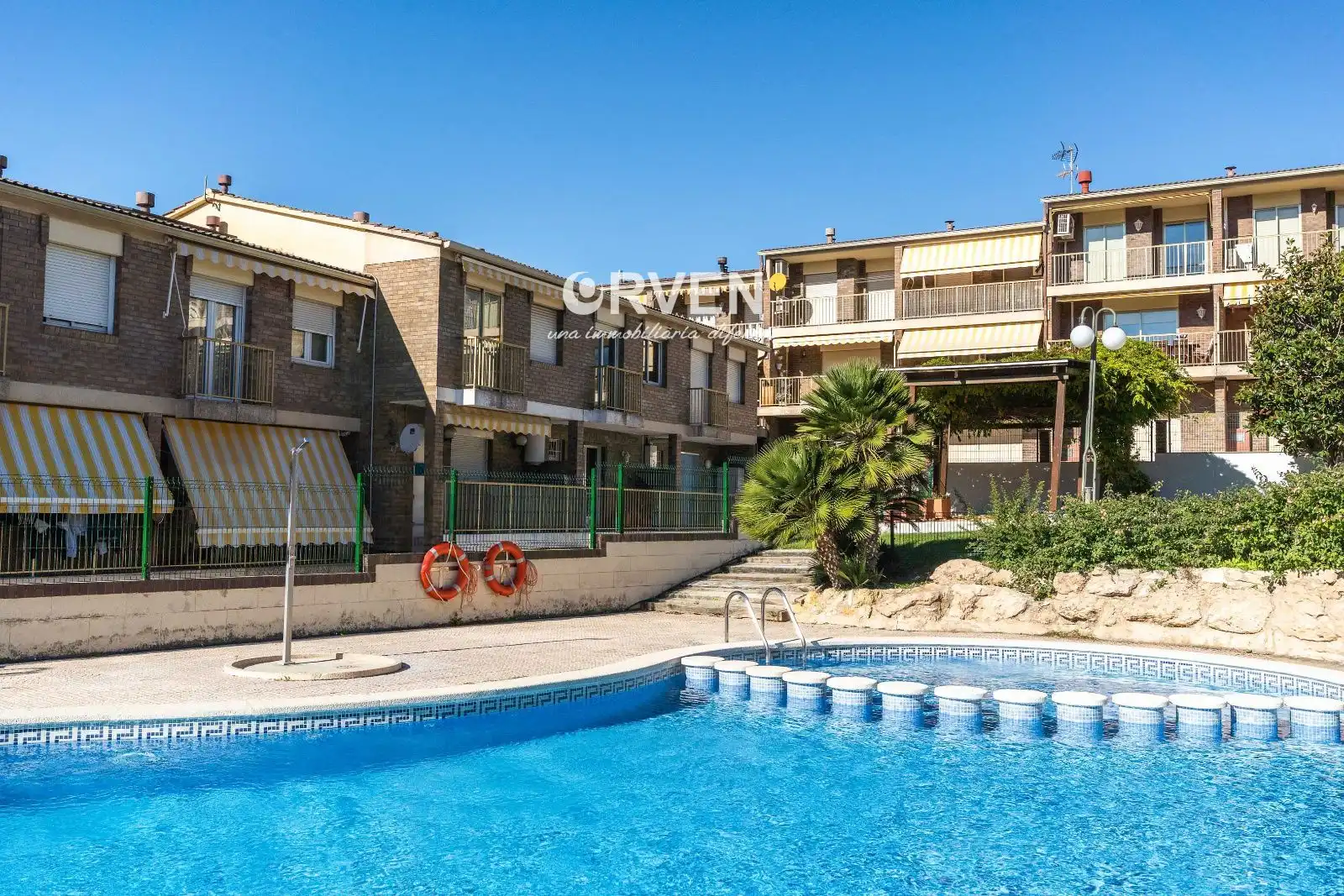 Außenansicht von Einfamilien-Reihenhaus zum Verkauf in Tarragona mit Klimaanlage, Heizung und Terrasse