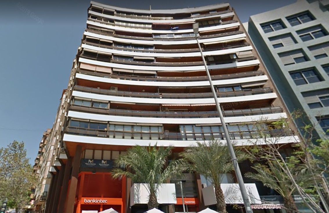 Vista exterior de Pis en venda en Alicante / Alacant