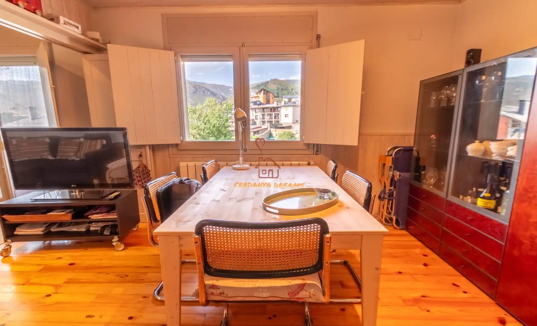 Comedor de Planta baja en venta en Bellver de Cerdanya con Calefacción, Parquet y Horno