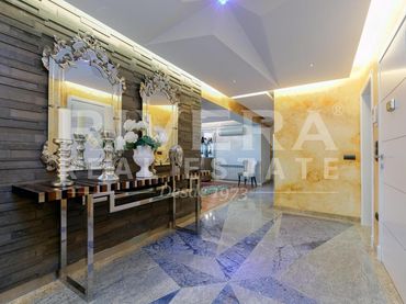 Piso con ascensor en venta en Avenida Camelias