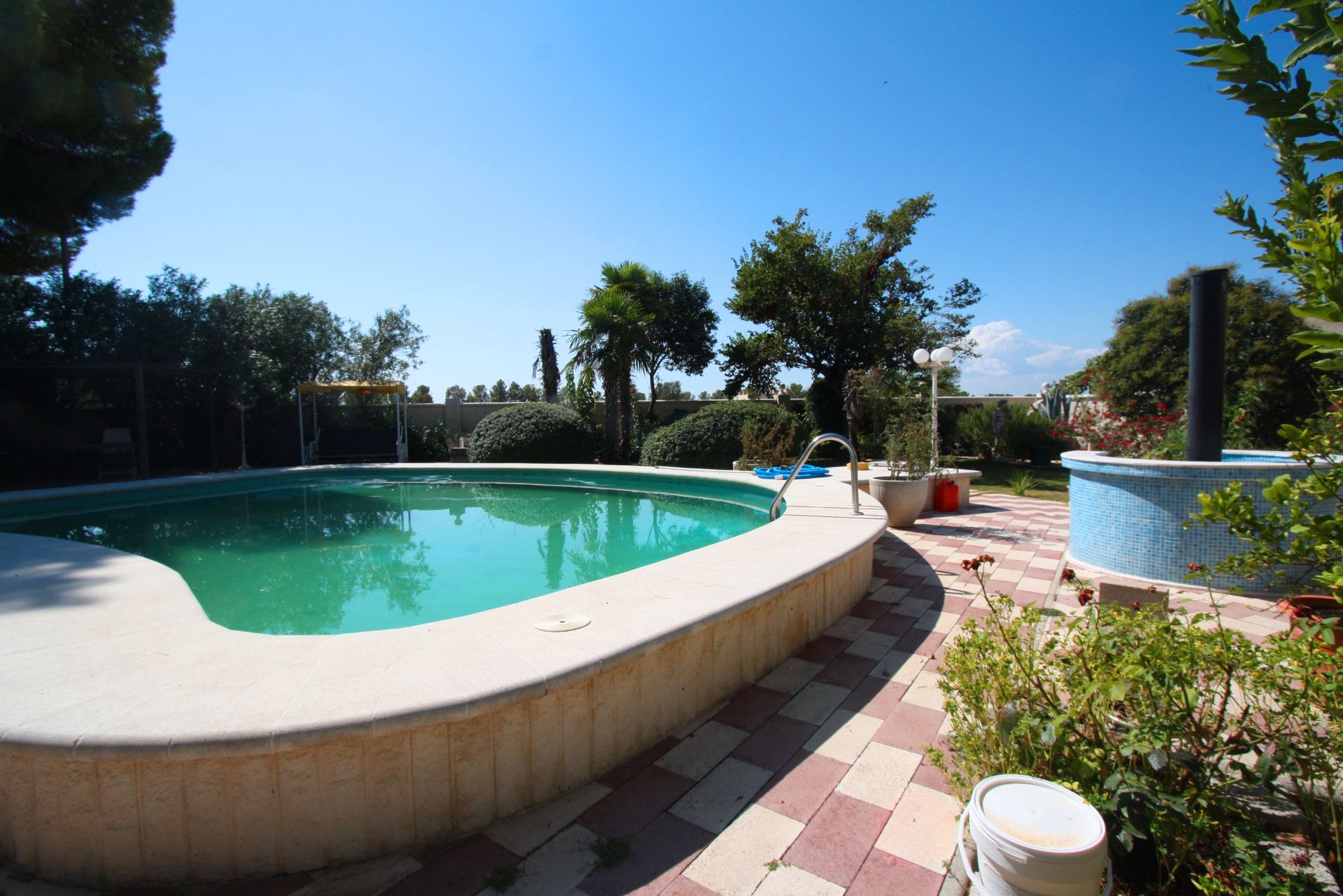Piscina de Casa o xalet en venda en  Albacete Capital amb Aire condicionat, Calefacció i Jardí privat