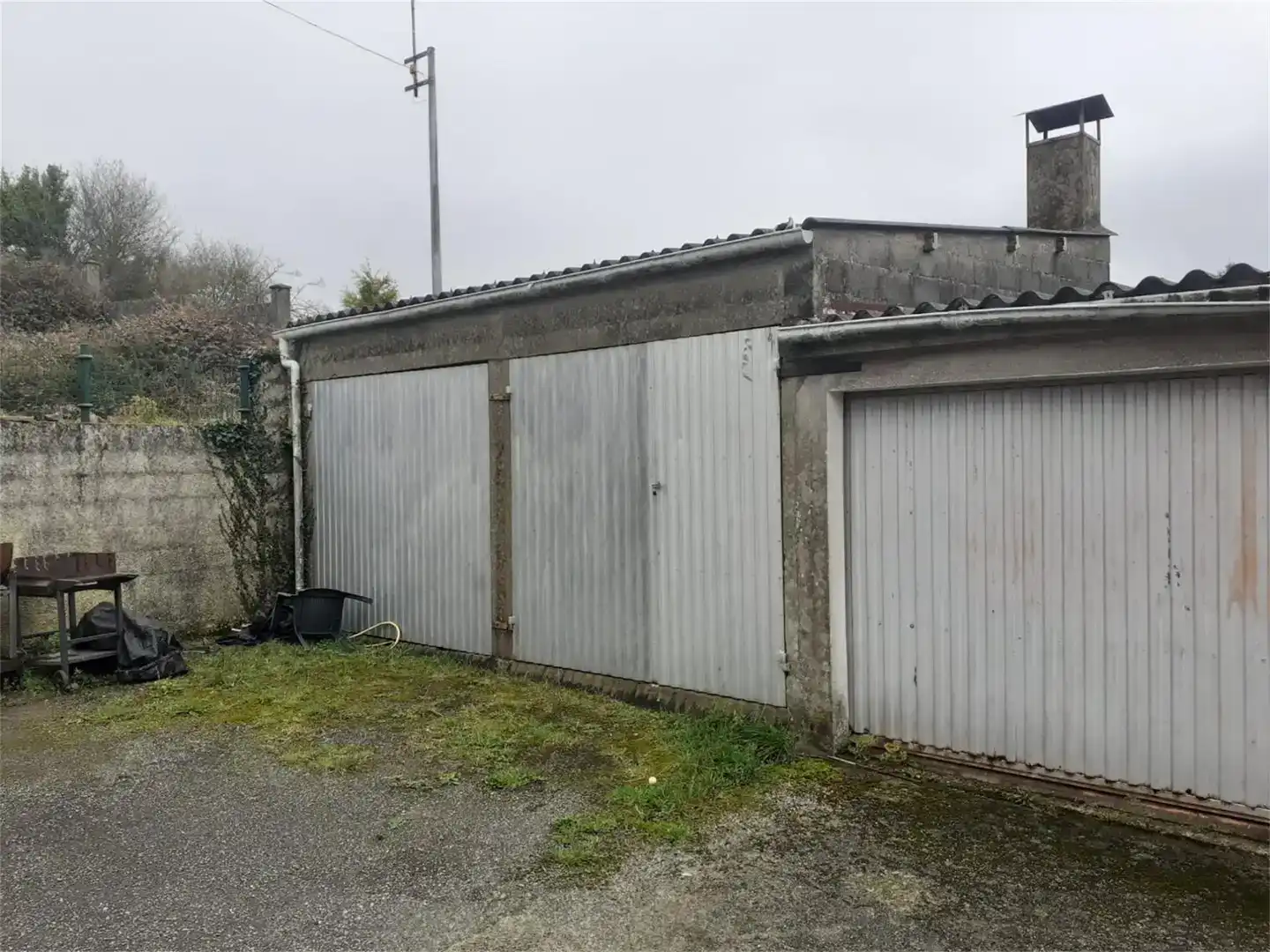 Aparcament de Casa o xalet en venda en Cesuras amb Jardí privat, Traster i Moblat