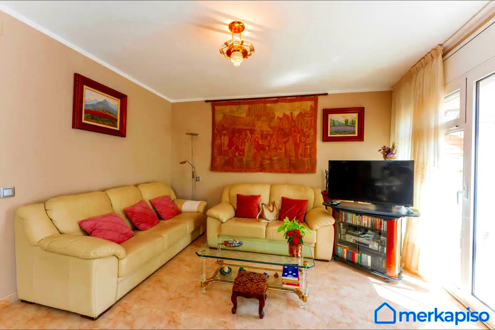Sala de estar de Casa adosada en venta en Viladecans con Calefacción, Jardín privado y Terraza