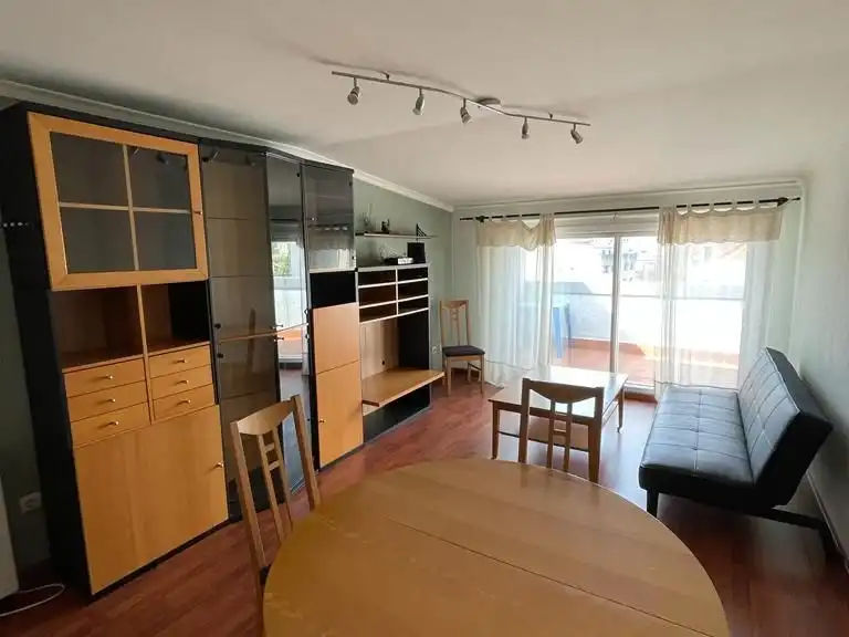 Esszimmer von Dachboden zur Miete in Poio mit Heizung, Parkett und Terrasse