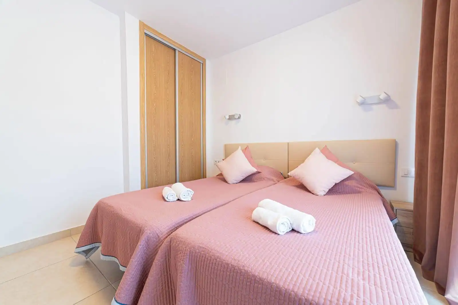 Habitación de Apartamento en venta en Calpe / Calp con Terraza y Amueblado