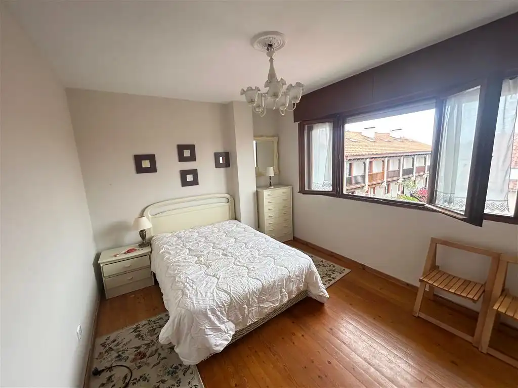 Habitación de Piso de alquiler en Val de San Vicente  con Calefacción, Parquet y Amueblado
