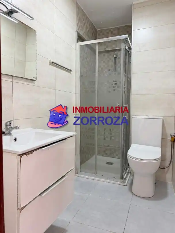 Badezimmer von Wohnung zum Verkauf in Bilbao 