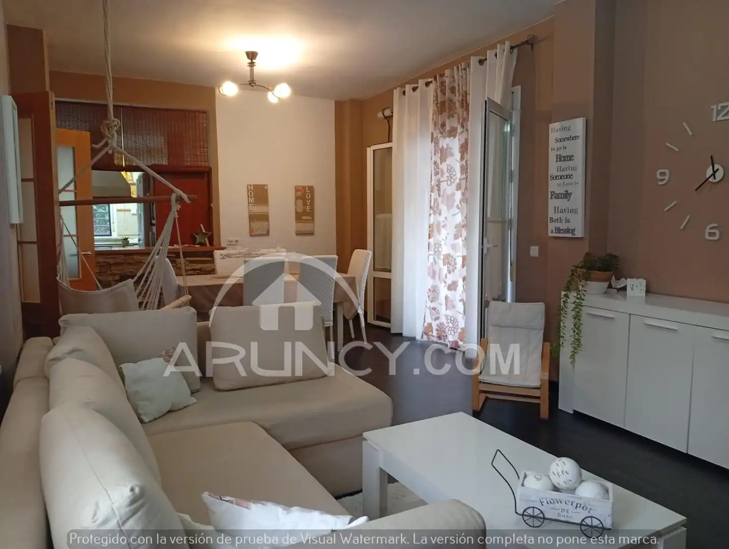 Sala d'estar de Casa o xalet en venda en Alcalá de Guadaira amb Aire condicionat, Calefacció i Jardí privat