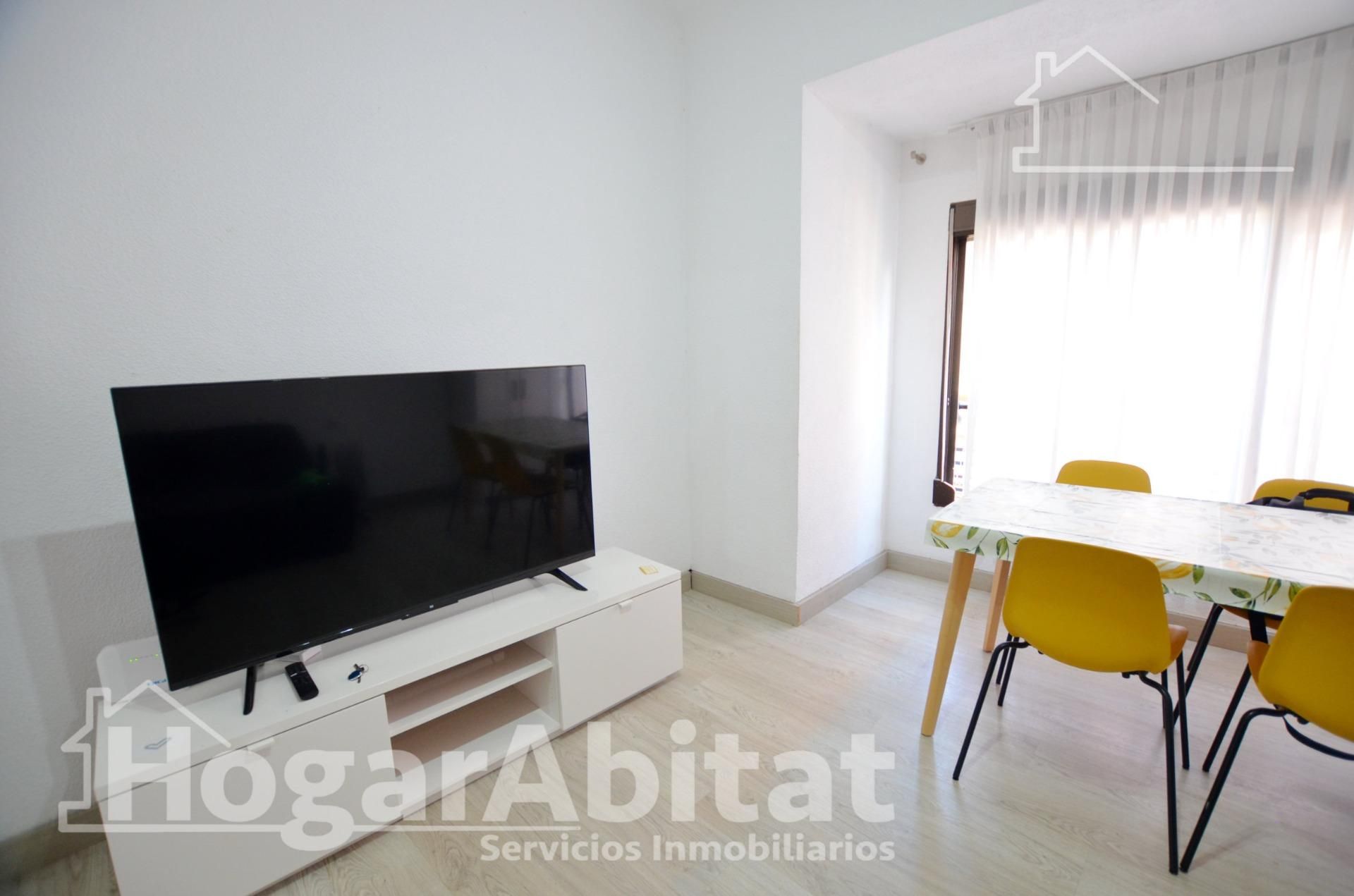 Living room of Flat for sale in Alicante / Alacant  with Air Conditioner, Heating and Storage room