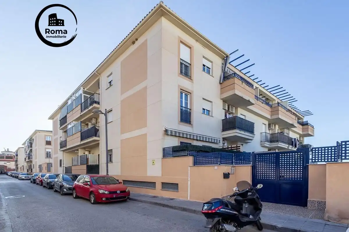 Vista exterior de Piso en venta en Las Gabias con Aire acondicionado, Balcón y Piscina comunitaria