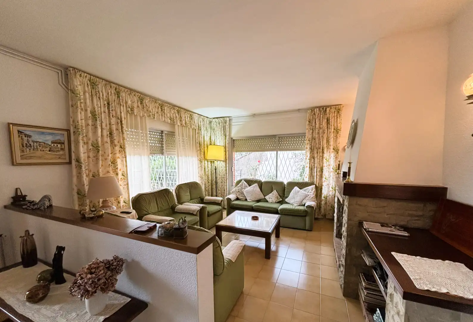 Sala d'estar de Casa o xalet en venda en La Palma de Cervelló amb Aire condicionat, Calefacció i Jardí privat