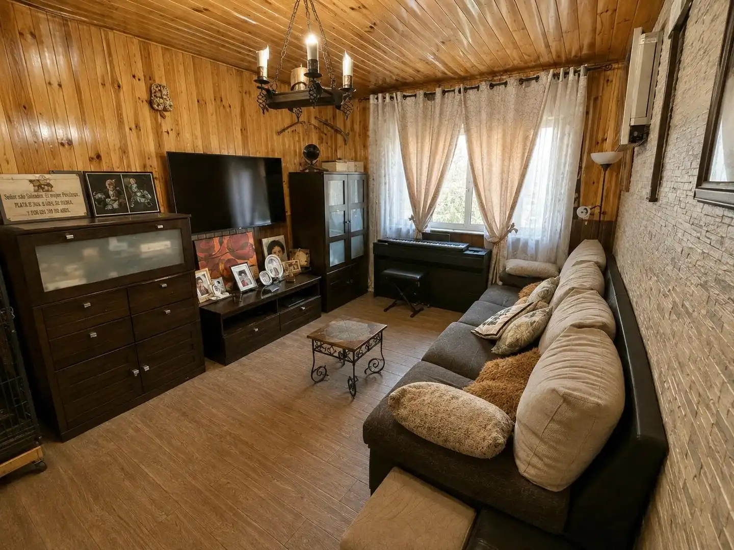 Living room of Detached homes for sale in Torrejón de la Calzada  with Air Conditioner, Heating and Private garden