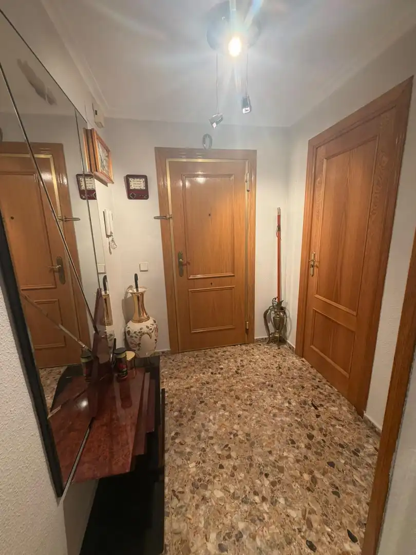 Wohnung zum Verkauf in Mislata mit Klimaanlage, Heizung und Terrasse