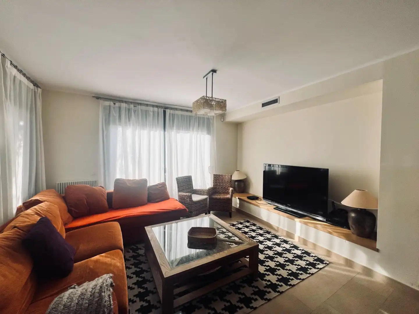 Semi-detached house with pool for sale in Carrer ALFRED SISLEY, imagen 3