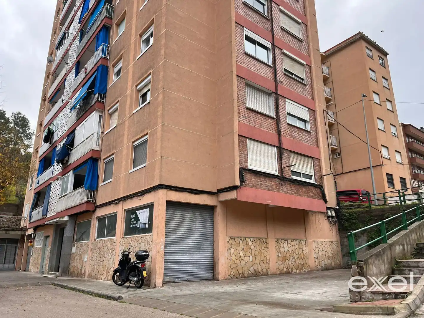 Vista exterior de Local en venta en Vallirana