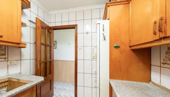 Cocina de Piso en venta en Granada con Calefacción, Terraza y Balcón