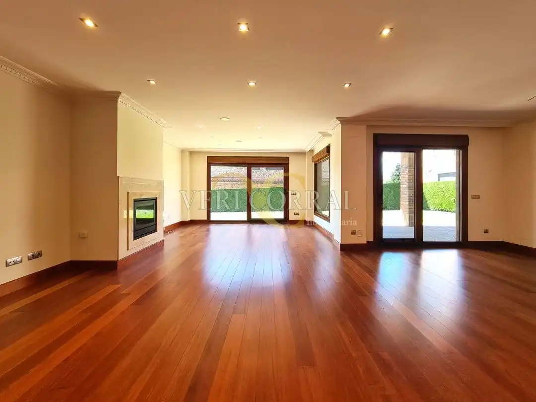 Sala de estar de Casa o chalet en venta en Oviedo  con Calefacción, Jardín privado y Terraza
