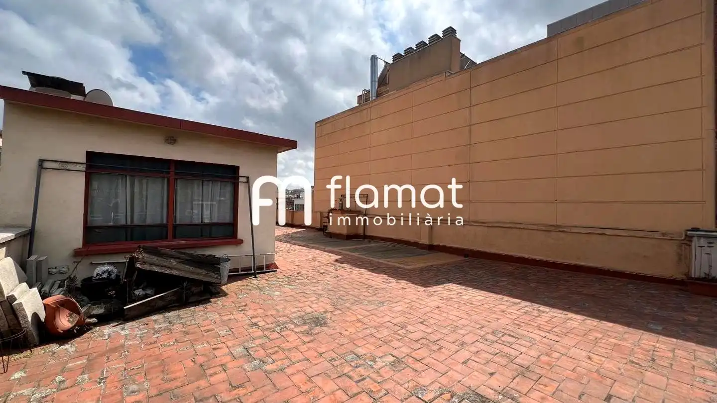 Vista exterior de Casa o chalet en venta en Barcelona