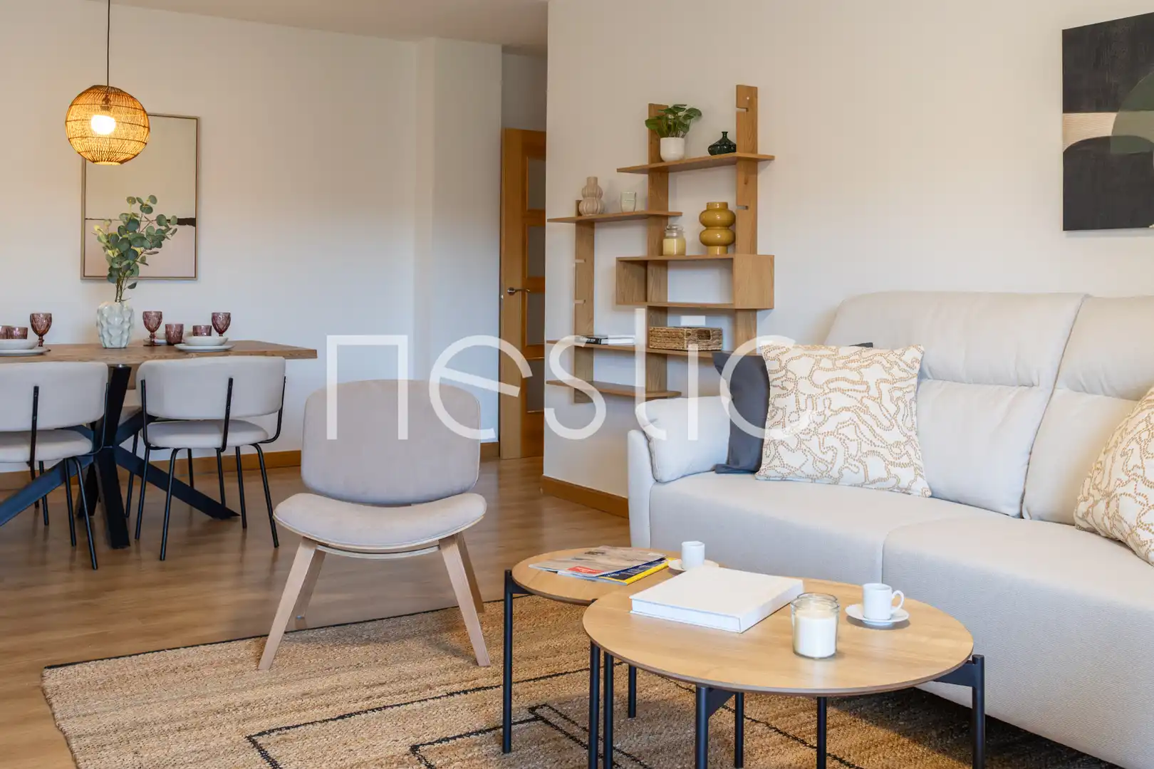 Sala d'estar de Apartament de lloguer en Madrid amb Aire condicionat, Calefacció i Moblat