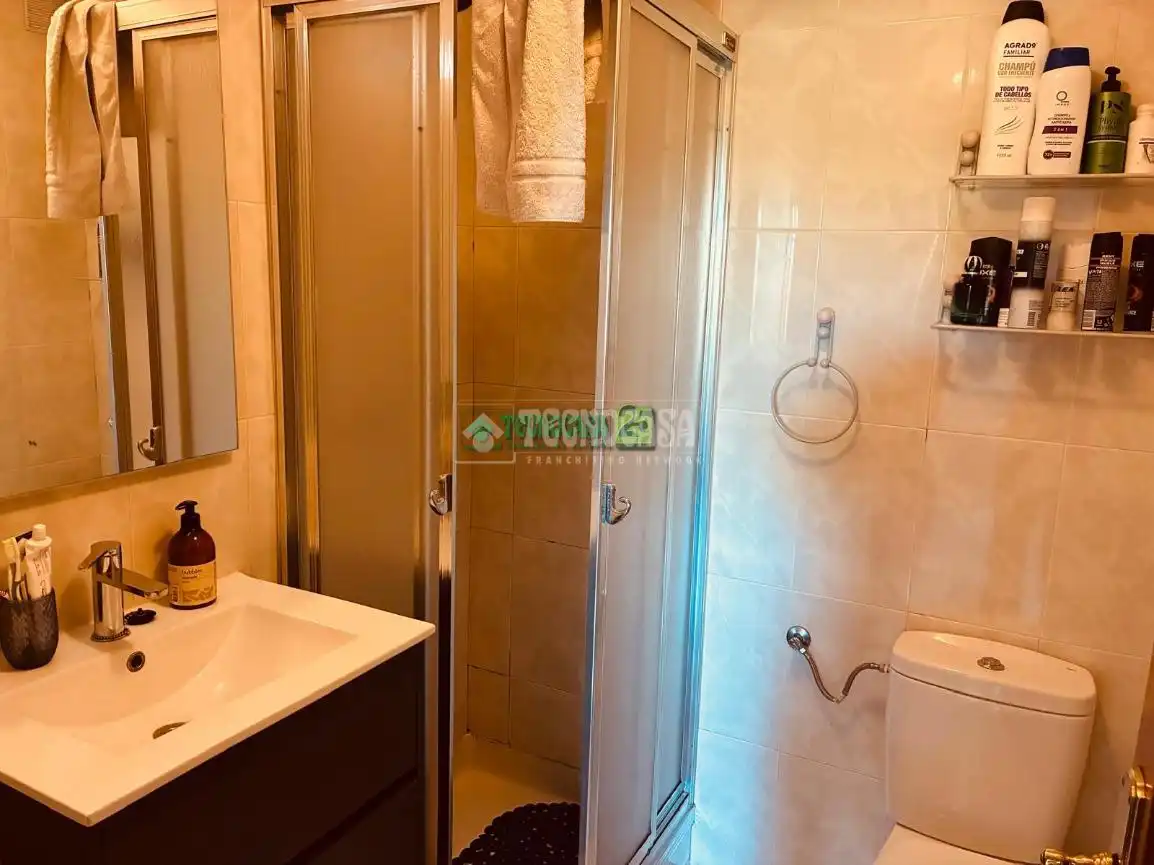 Baño de Piso en venta en Olías del Rey con Aire acondicionado, Calefacción y Terraza