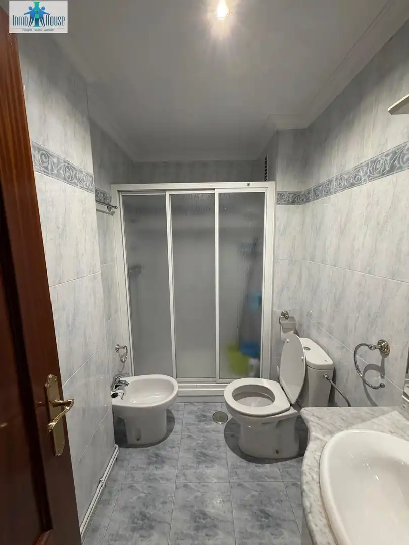 Bathroom of Apartments for sale in Albacete  with Air Conditioner, Heating and Storage room