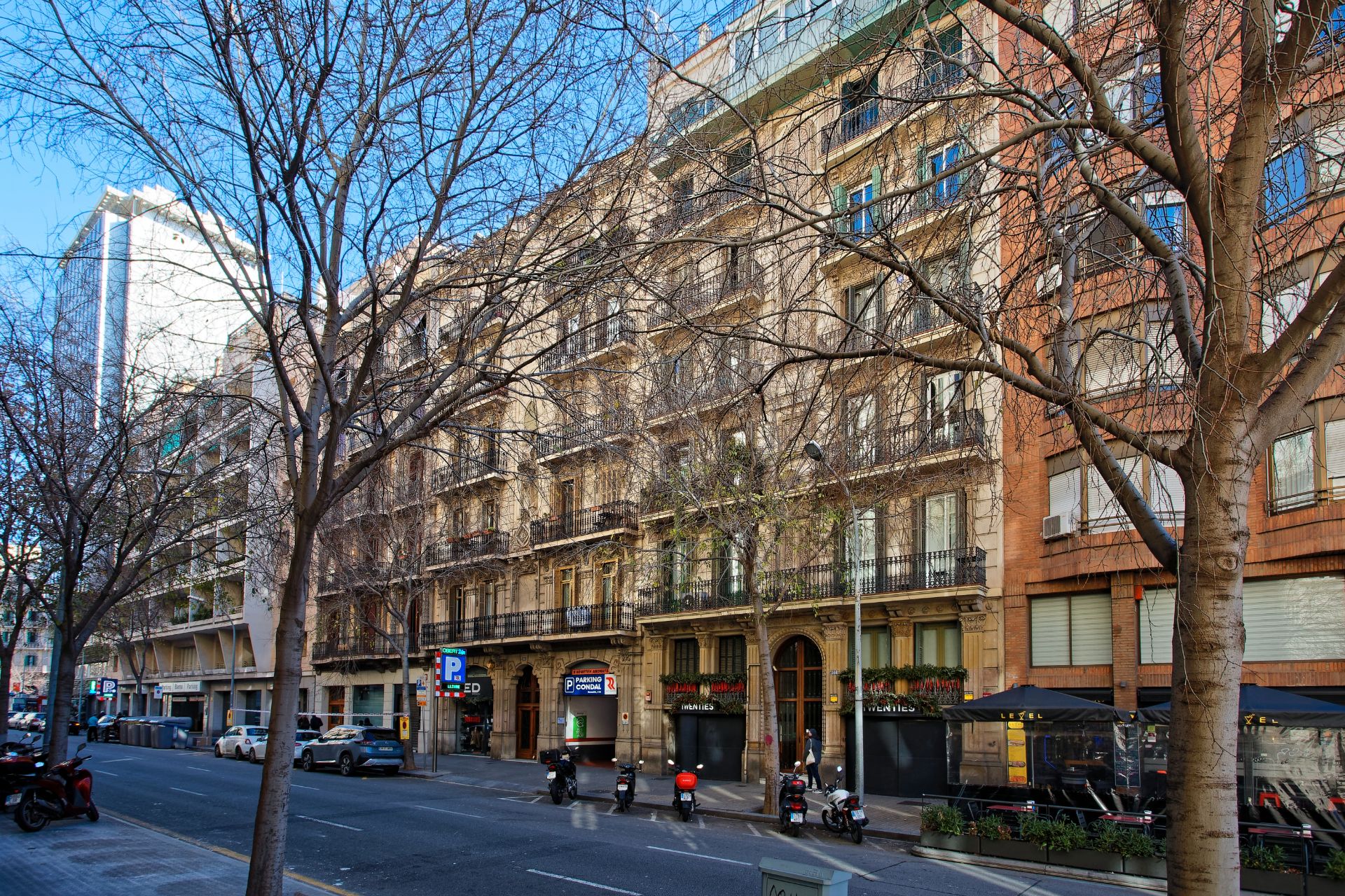Vista exterior de Ático en venta en  Barcelona Capital con Aire acondicionado, Calefacción y Horno