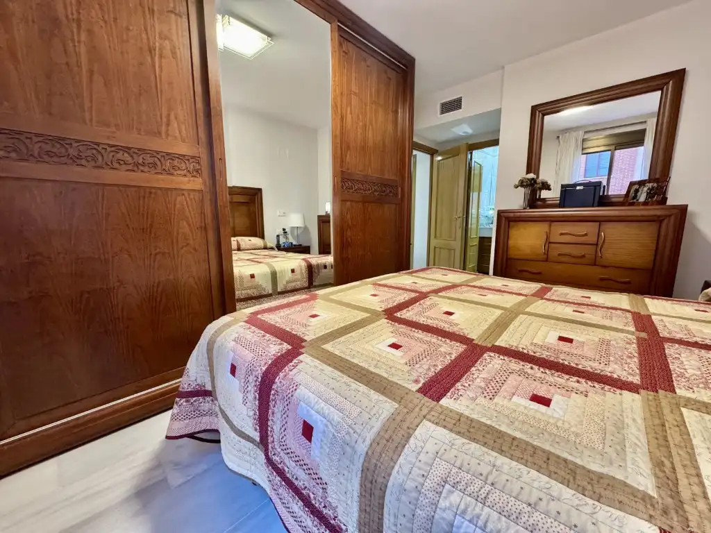 Schlafzimmer von Wohnung zum Verkauf in Córdoba mit Klimaanlage