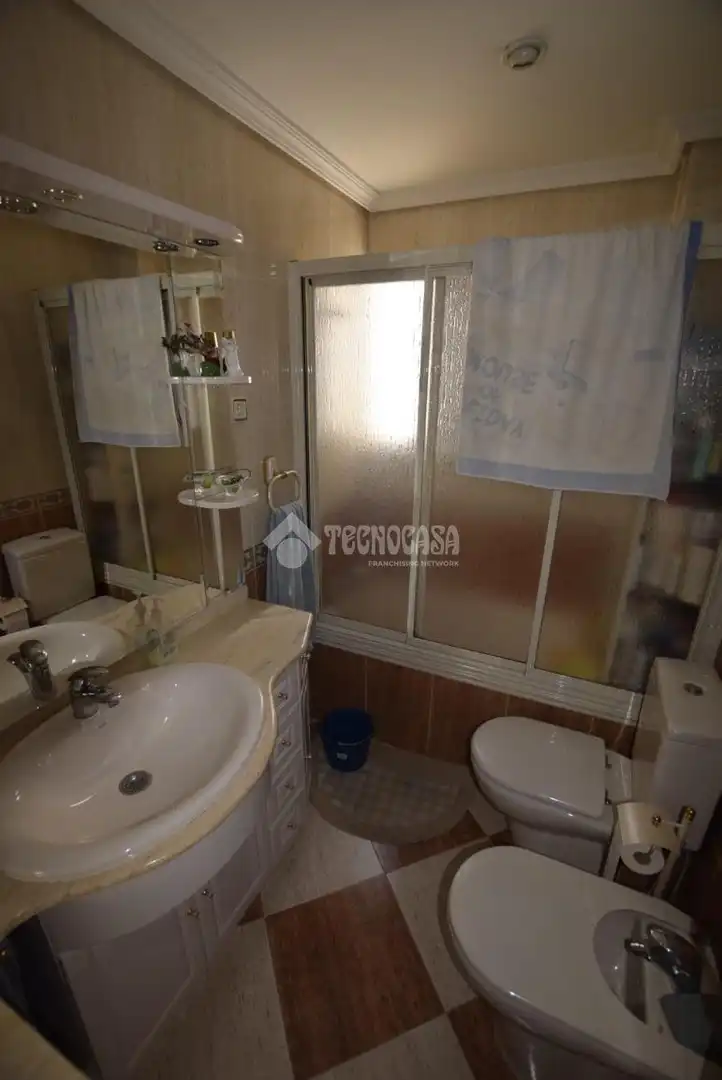 Baño de Piso en venta en Alcorcón con Aire acondicionado, Calefacción y Terraza