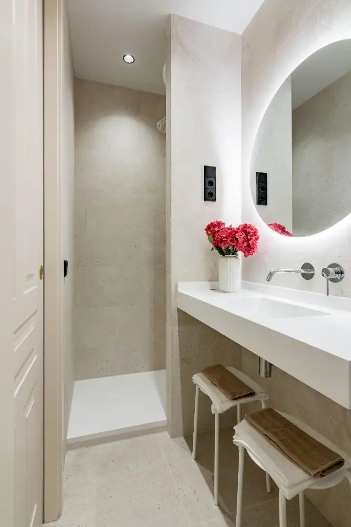 Bathroom of Flat for sale in Madrid  with Air Conditioner, Heating and Terrace