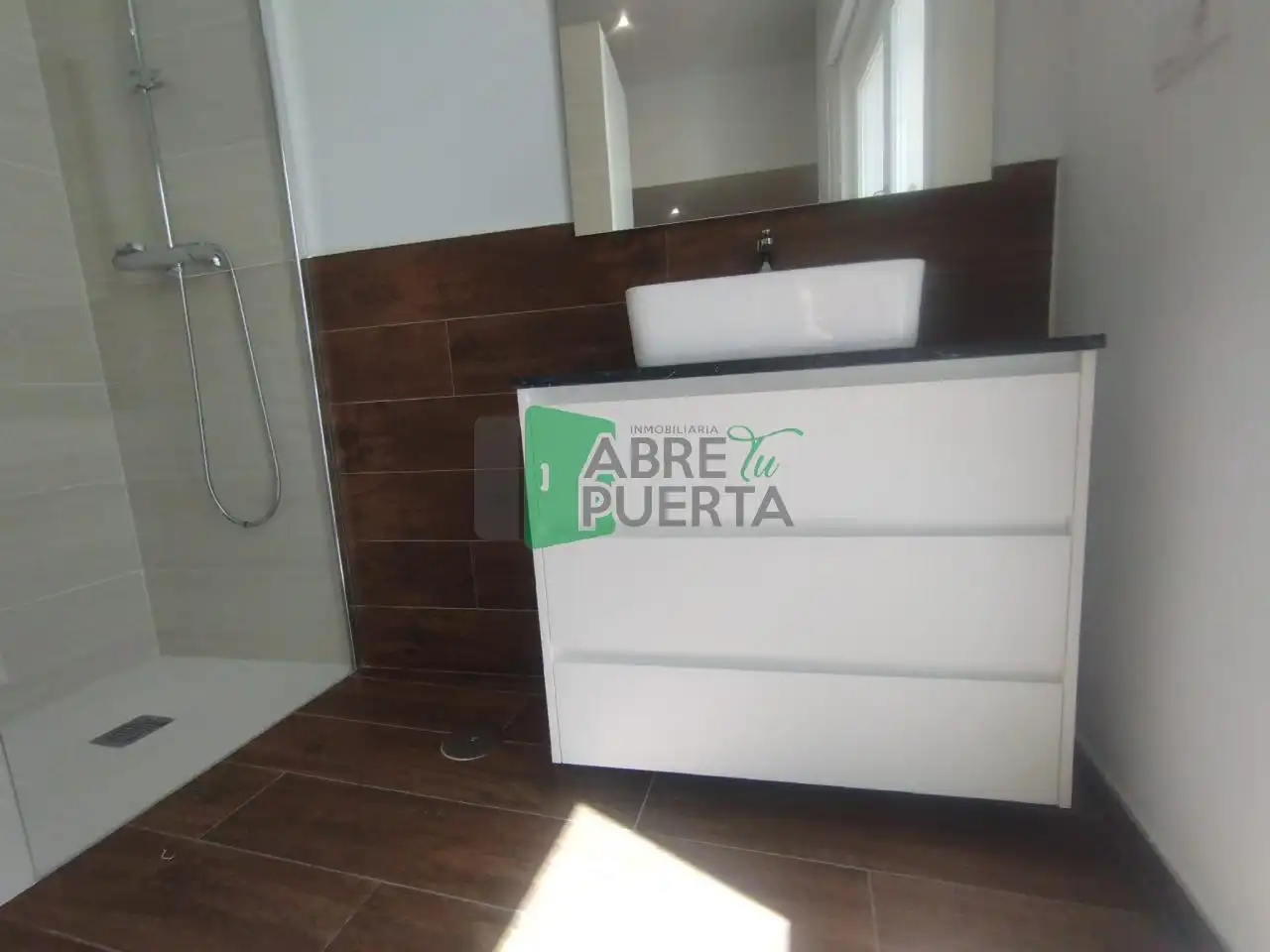 Badezimmer von Maisonette zur Miete in Ourense Capital  mit Heizung, Abstellraum und Balkon