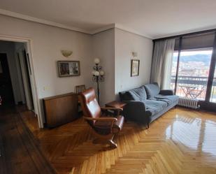 Living room of Flat for sale in Bilbao   with Heating, Terrace and Balcony