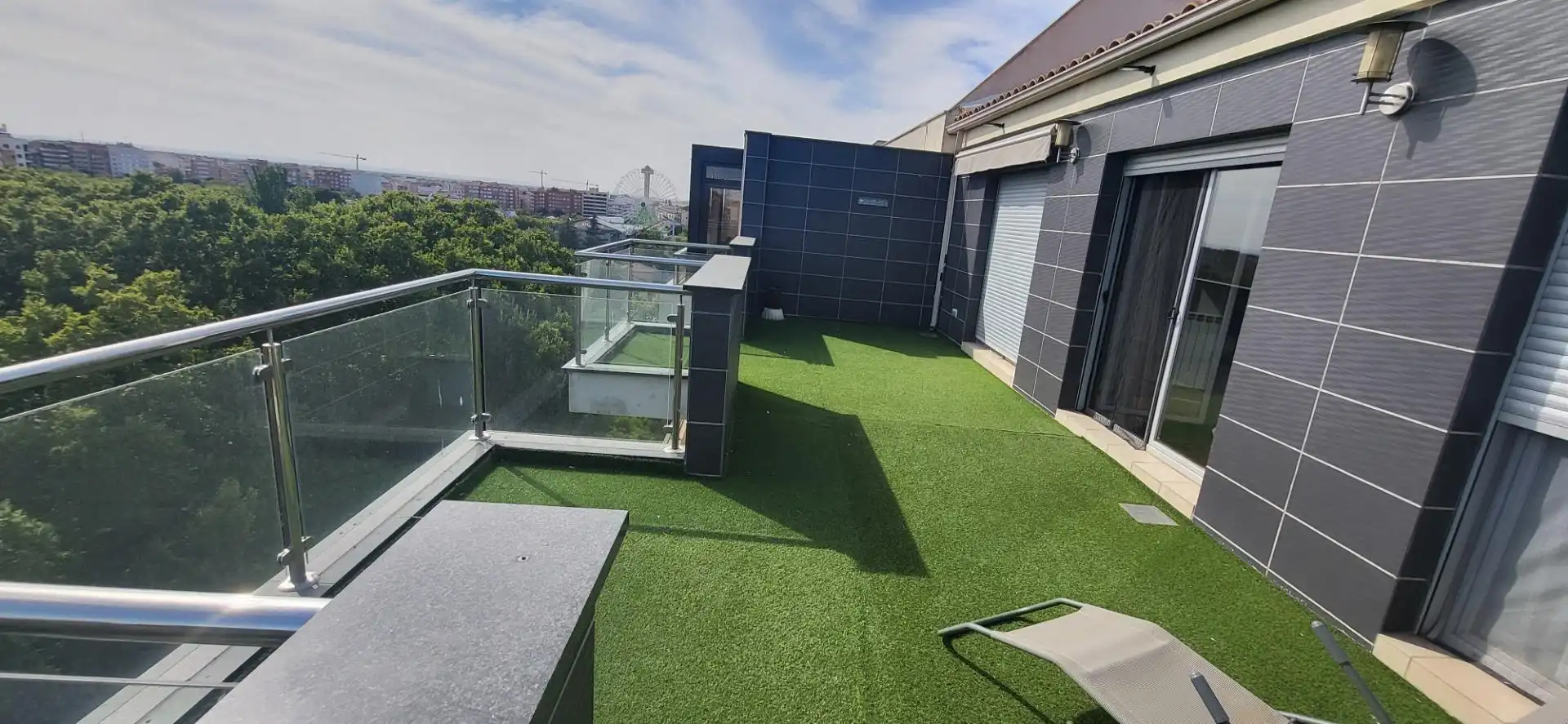 Attic for rent in Feria