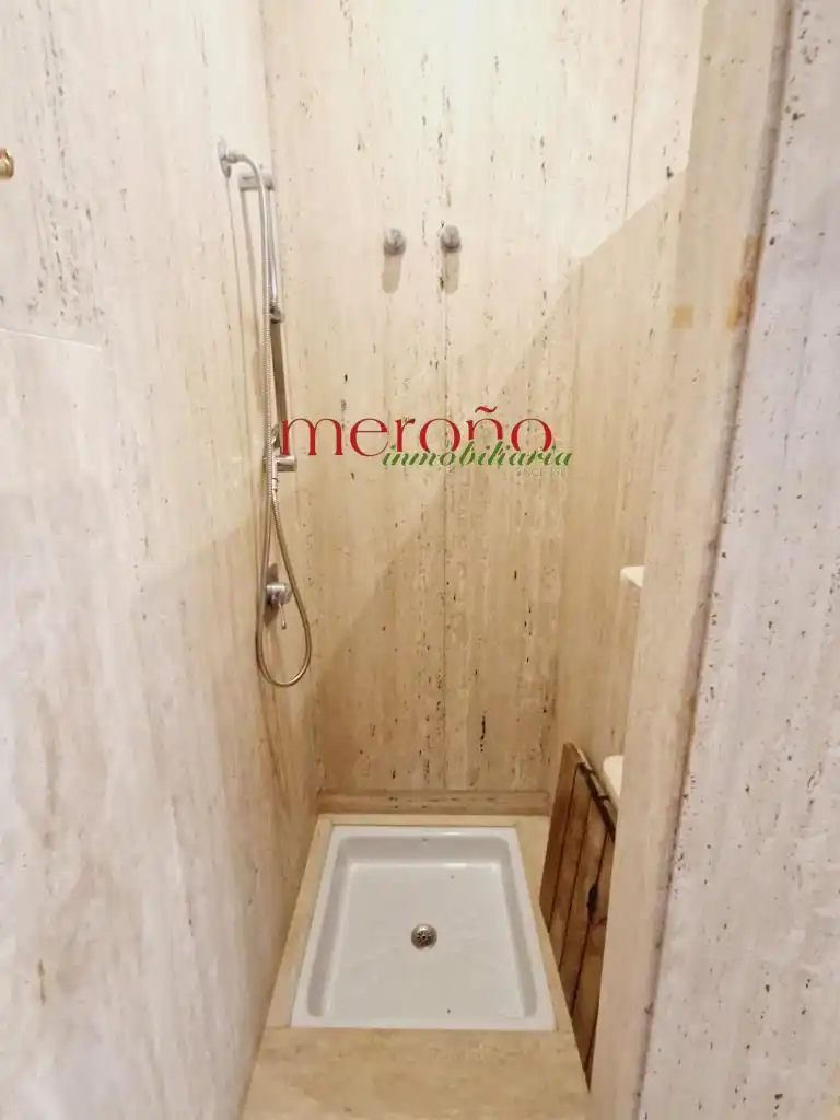 Bany de Planta baixa en venda en Elche / Elx amb Jardí privat, Parquet i Terrassa