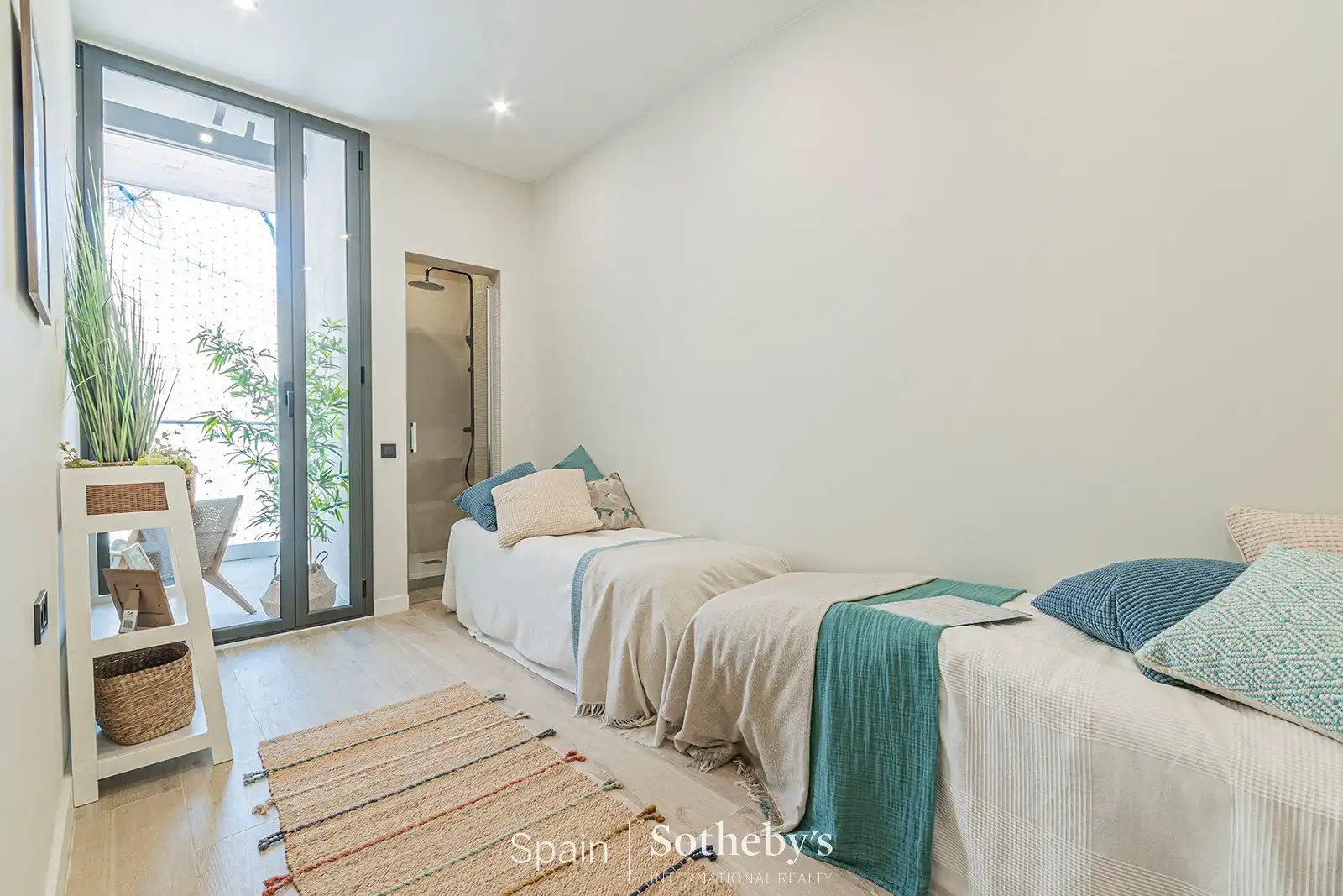 Dormitori de Apartament en venda en Barcelona amb Aire condicionat, Calefacció i Terrassa