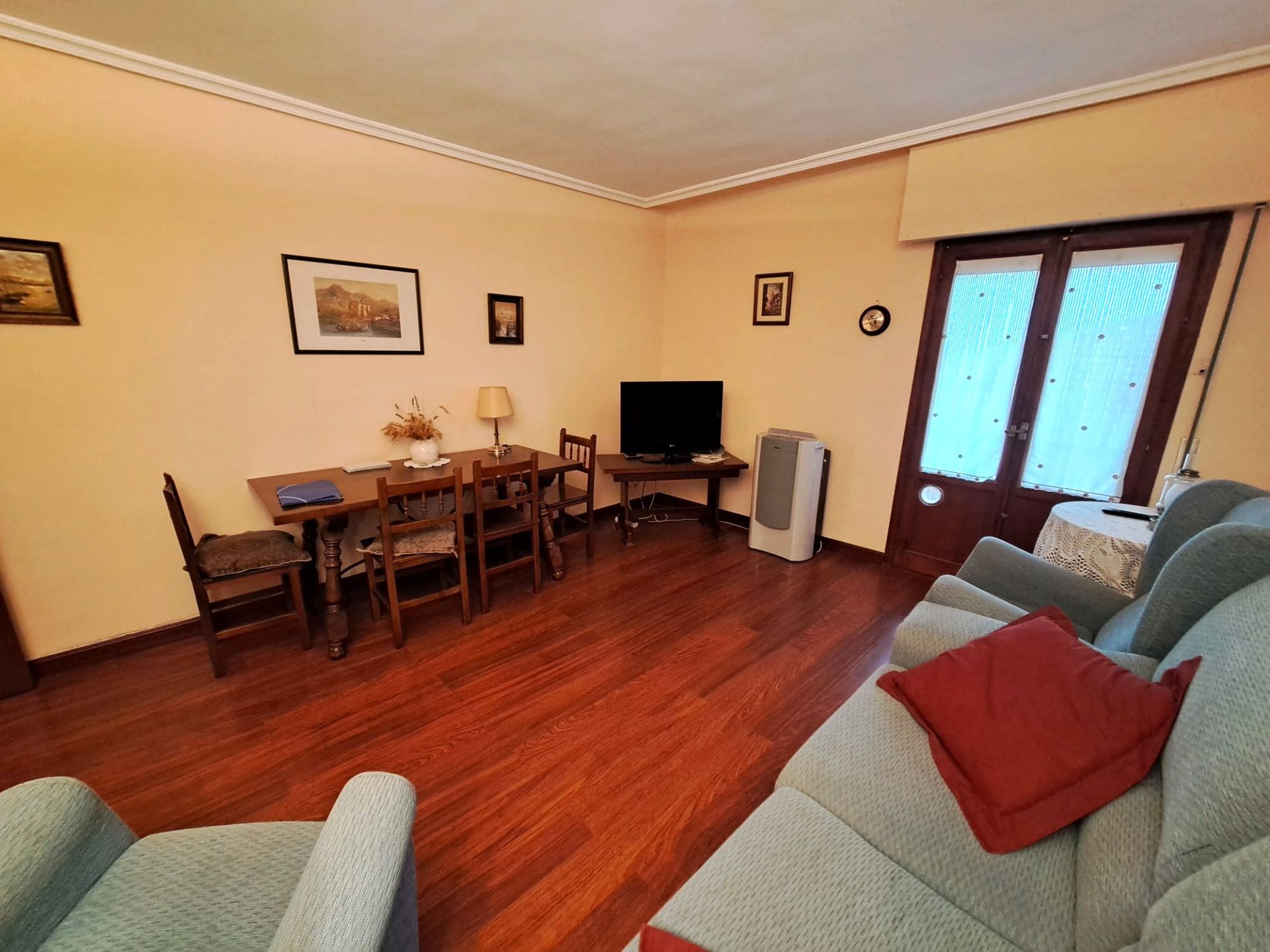 Living room of Flat for sale in Briones  with Furnished and Balcony