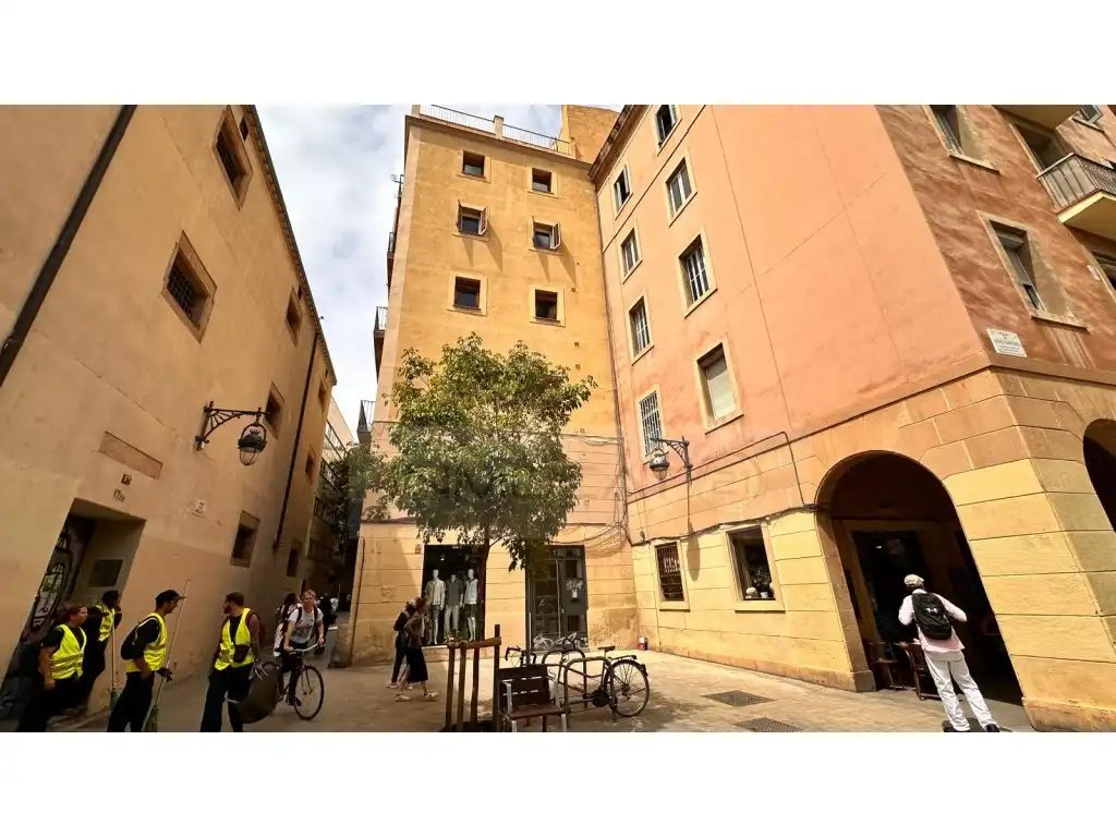 Vista exterior de Piso en venta en Barcelona