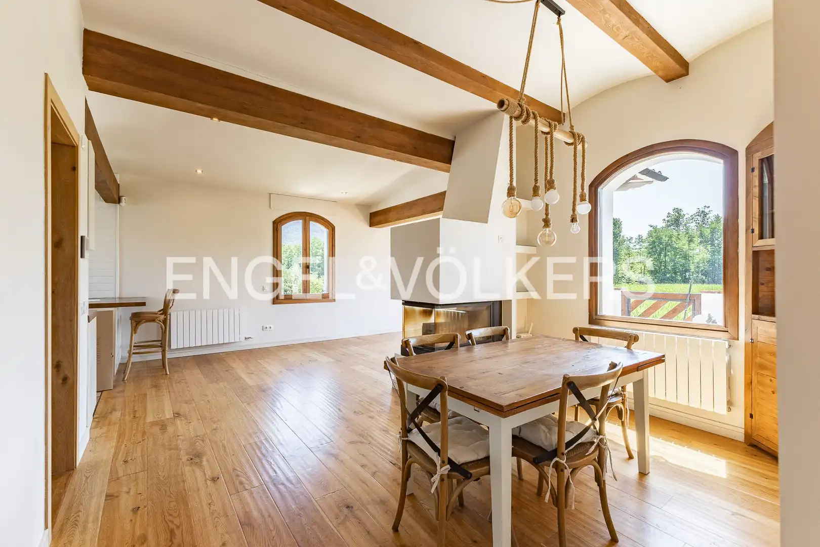 Esszimmer von Haus oder Chalet zum Verkauf in La Vall d'en Bas mit Heizung und Privatgarten