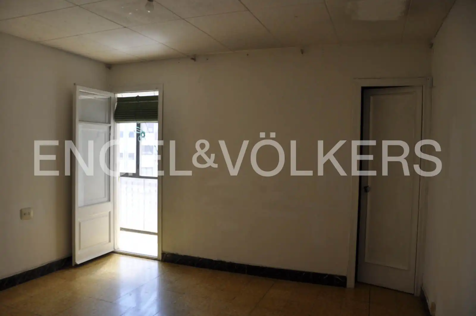 Piso con terraza en venta en Plaça Ricard Vinyes, imagen 6