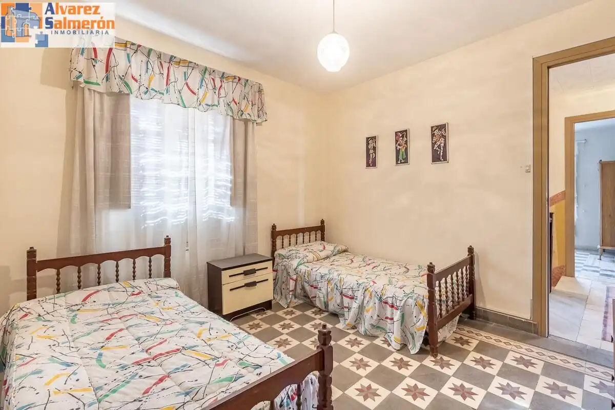 Country homes for sale in Calle CAJAR, Barrio de la Vega
