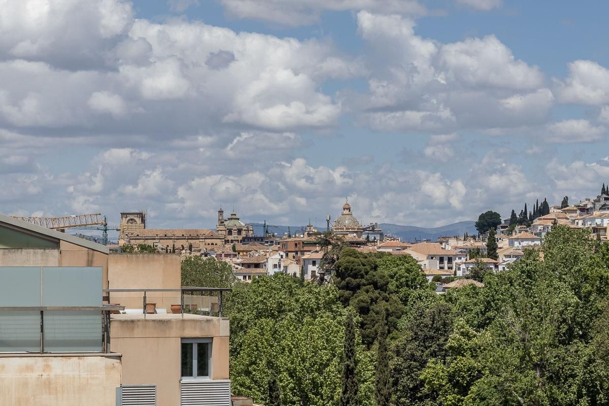 Exterior view of House or chalet for sale in  Granada Capital  with Air Conditioner, Terrace and Storage room