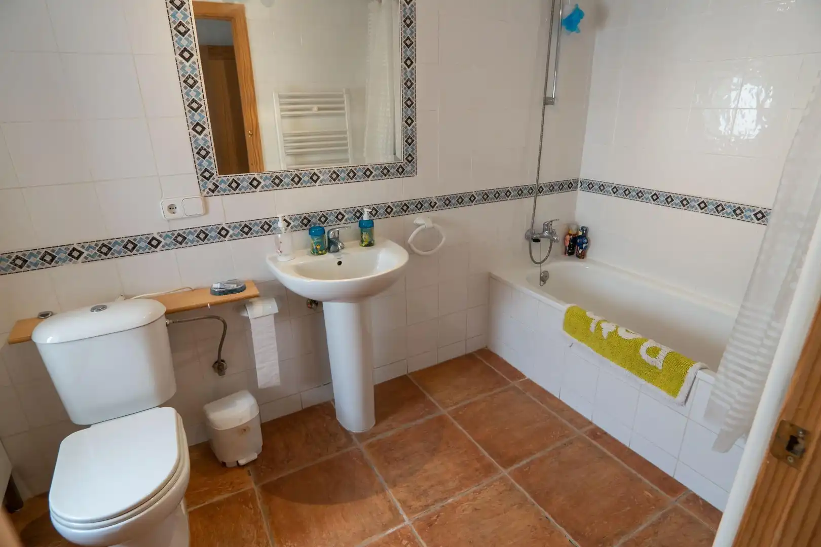 Bathroom of Houses for sale in Pizarra  with Terrace, Swimming Pool and Balcony