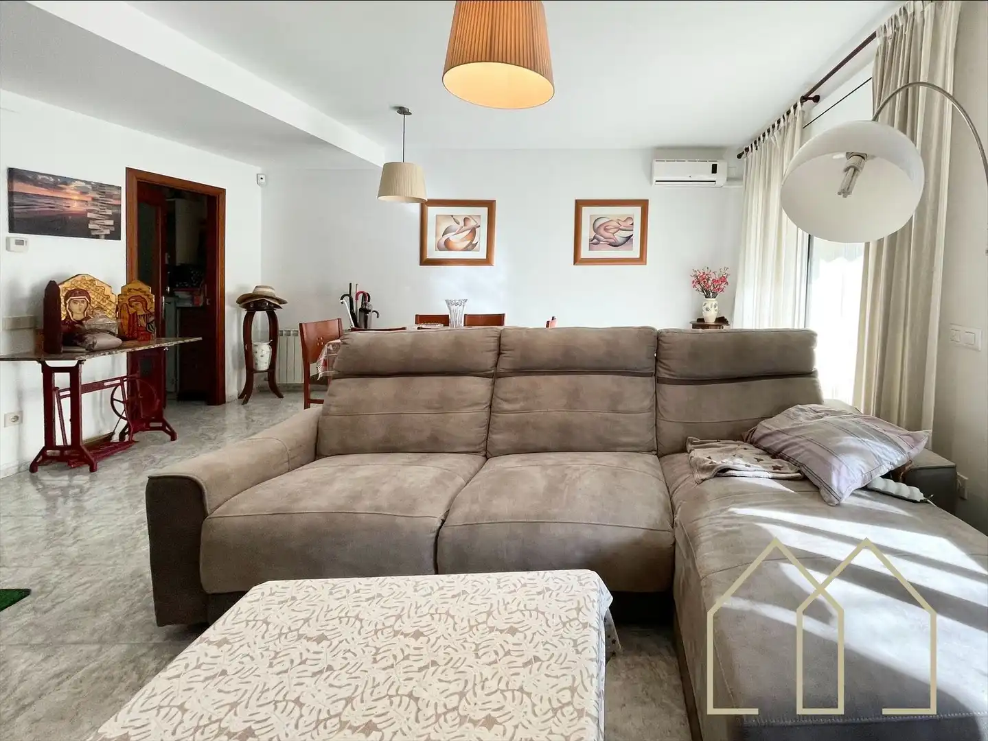 Sala d'estar de Casa adosada en venda en Caldes de Malavella amb Aire condicionat, Calefacció i Terrassa