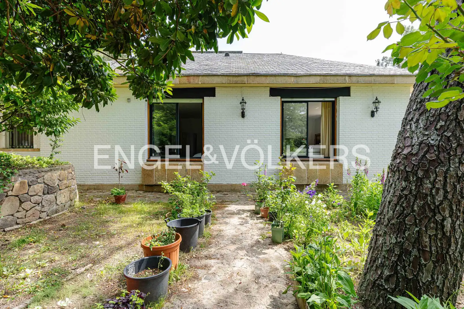 Exterior view of Houses for sale in San Lorenzo de El Escorial  with Heating, Private garden and Terrace