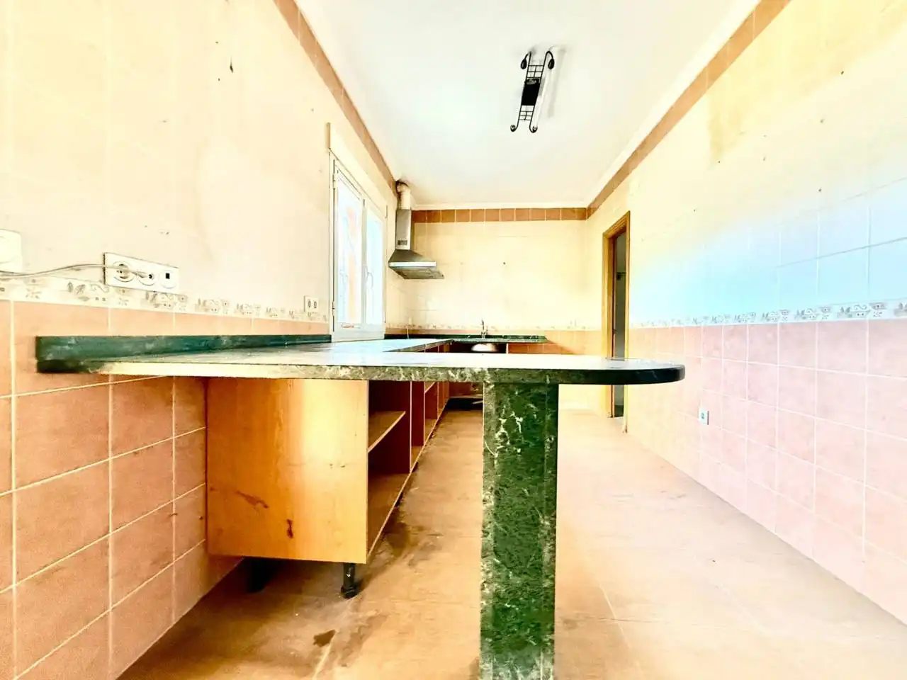 Cocina de Casa adosada en venta en Miguel Esteban con Alarma y Piscina comunitaria